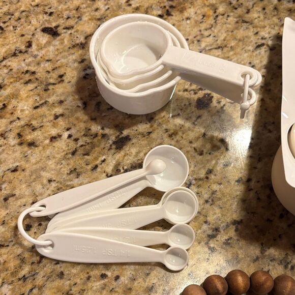 KitchenAid White Measuring Set with Floral utensil holder - Picture 3 of 10